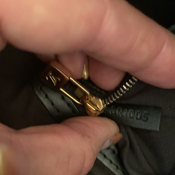 Beautiful black and white Luis Vuitton bag - Picture 7 of 7